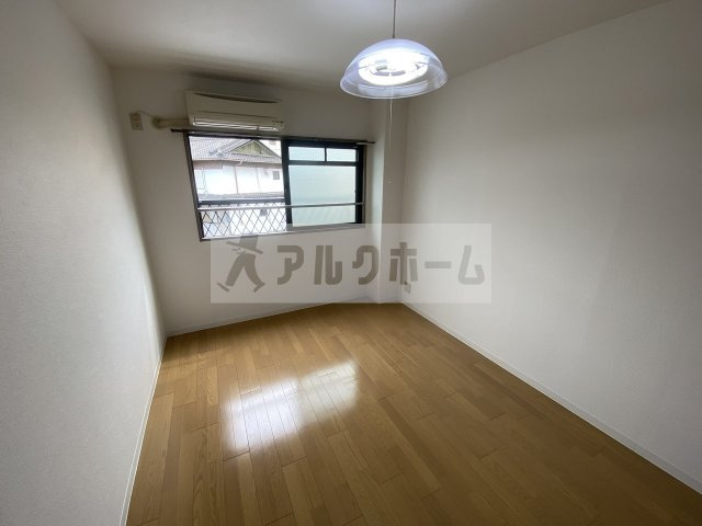 コンフォート本町の居間・リビング|コンフォート本町　洋室