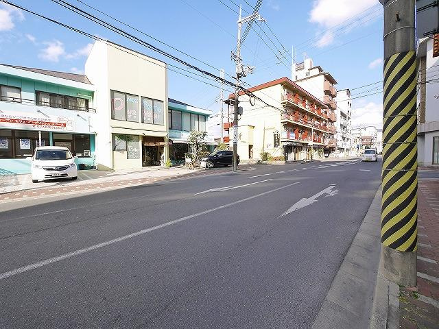 ブレスト一番館の周辺