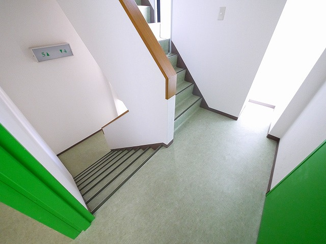 ブレスト一番館のその他|階段です。