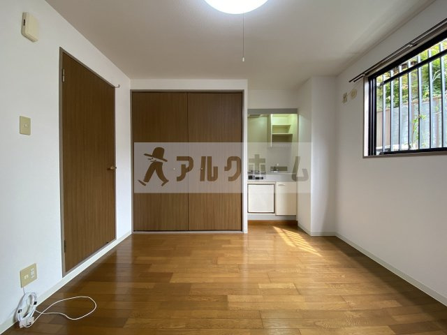 コンフォート本町の居間・リビング|コンフォート本町　洋室