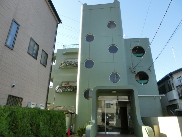 ロイヤルマンションの外観