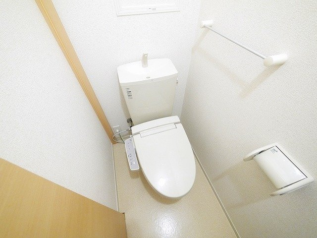 グランツコート大門西のトイレ|落ち着いた色調のトイレです