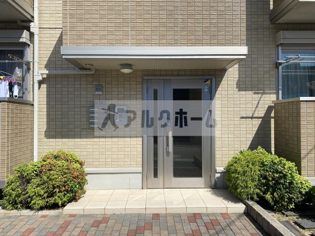 ルミエールKのエントランス