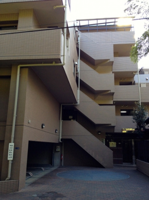 【エントランス】 | マイキャッスル千駄ヶ谷