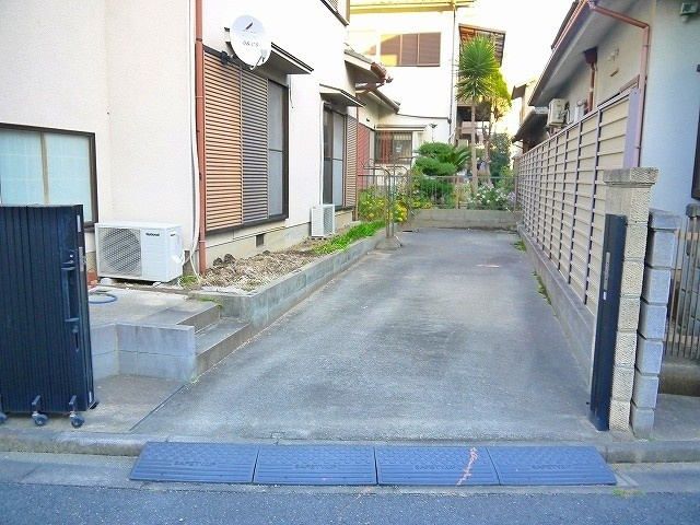 マルリーの駐車場