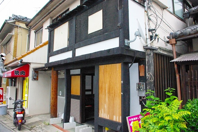 尾浦店舗の外観