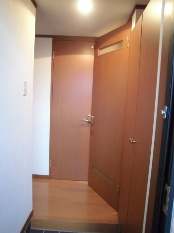 ベルモンドBの玄関