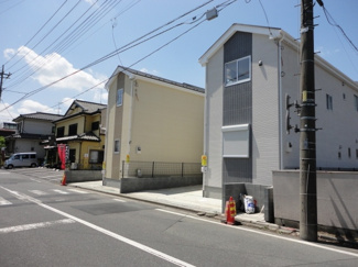 【外観】 | 東道路7.4M　住環境良好　利便施設充実　小中学校近隣