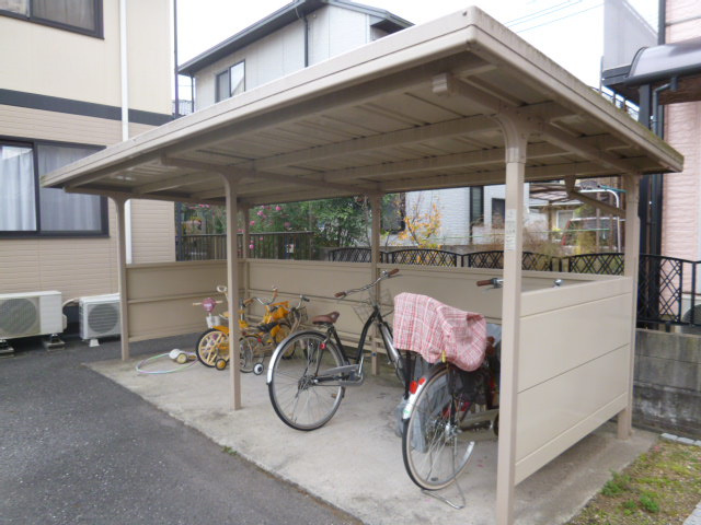 総社市清音柿木のアパートのその他共用部分|自転車置き場
