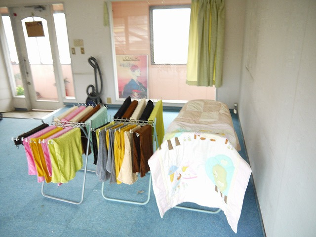 大島店舗（六条西）の居間・リビング