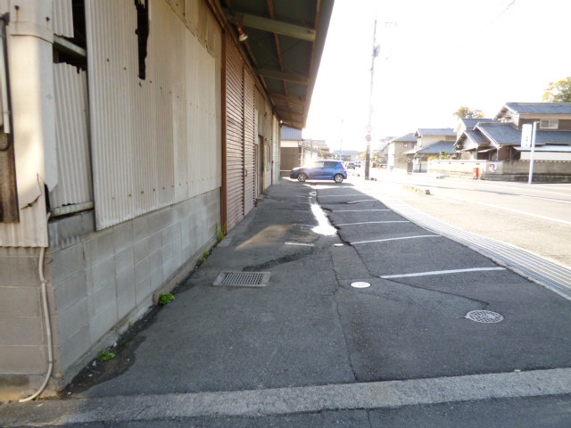 都窪郡早島町早島の倉庫の外観