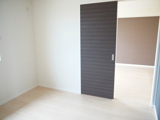 クラッセ城山台の洋室