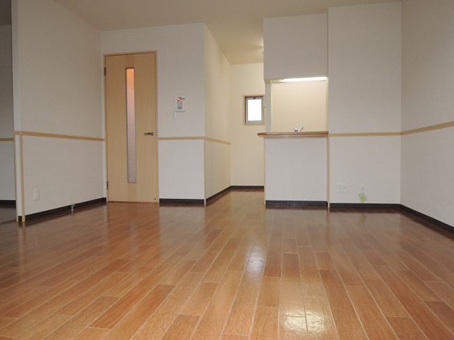 【居間・リビング】 | ヴィラロイヤルシティーⅡ