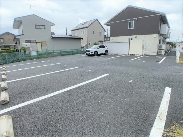 プランドールの駐車場