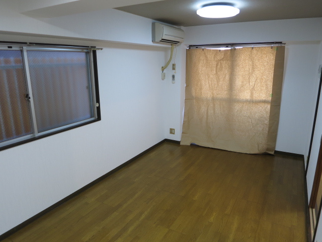 サンコーポ久米川の洋室
