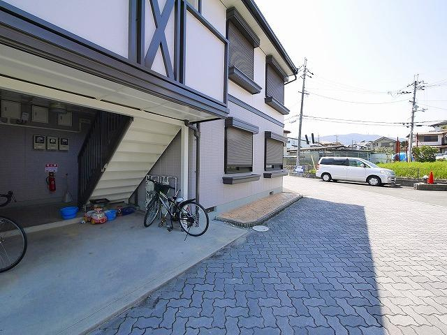 ピック小明Bのエントランス|出入りのしやすいエントランス