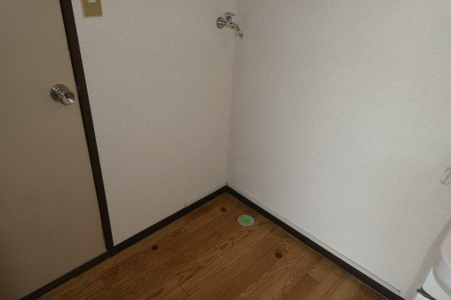 コーポ吉備路Ｃのその他|洗濯機置き場