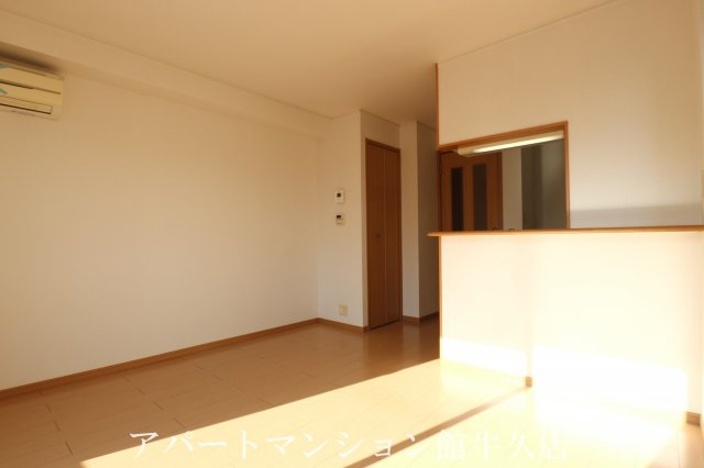 モダンエディフィスⅡの居間・リビング