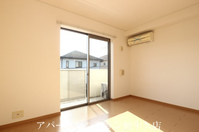 モダンエディフィスⅡの居間・リビング