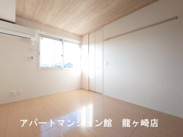 ヒルズの寝室