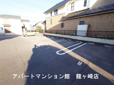 【駐車場】 | ヒルズ