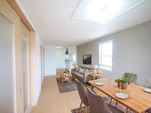 ベル・フィオーレの居間・リビング|CGで家具等を配置したもので家具等は含まれません