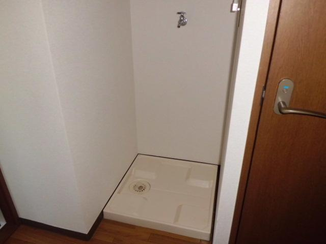 メゾンエストの洗面所|洗濯機置き場
