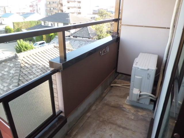 メゾンエストのバルコニー