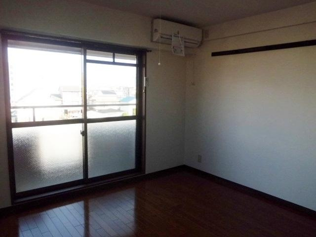 メゾンエストの洋室