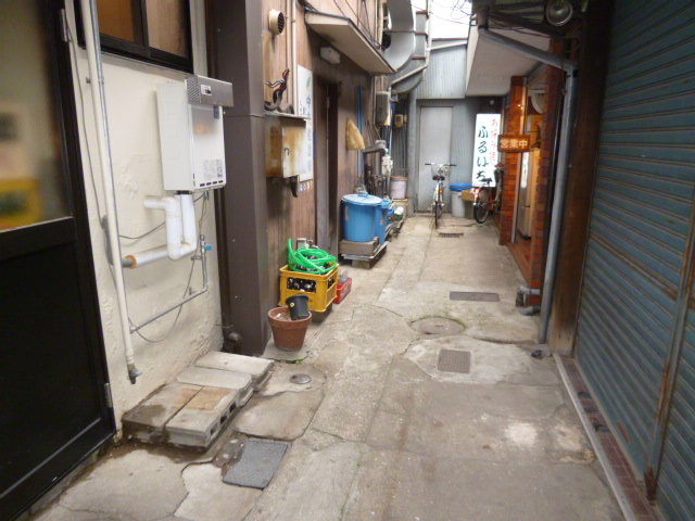 倉敷市阿知２丁目の店舗一部の周辺|店舗前通路
