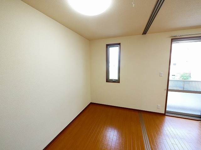 ディアス雲村の洋室|ゆったりした洋室です