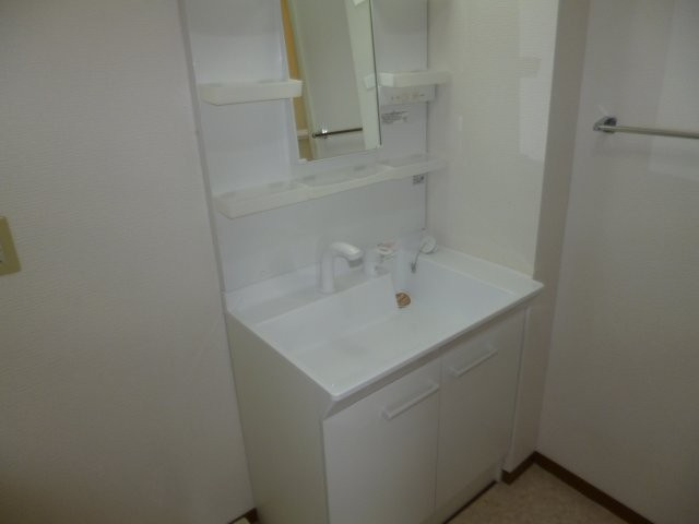 サンライズ下庄の独立洗面台|シャンプードレッサー