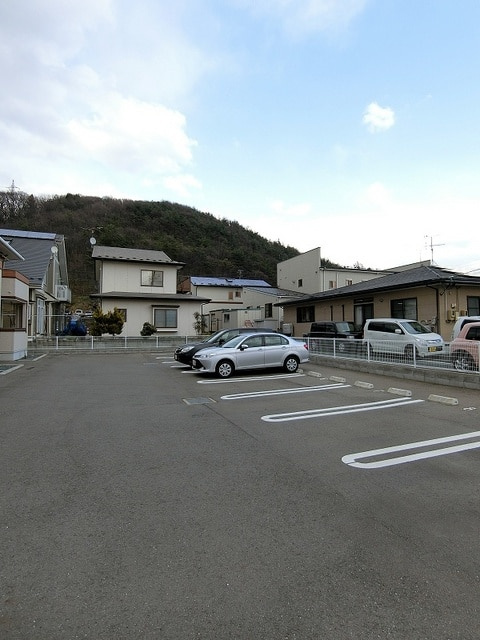 アンバーコートの駐車場