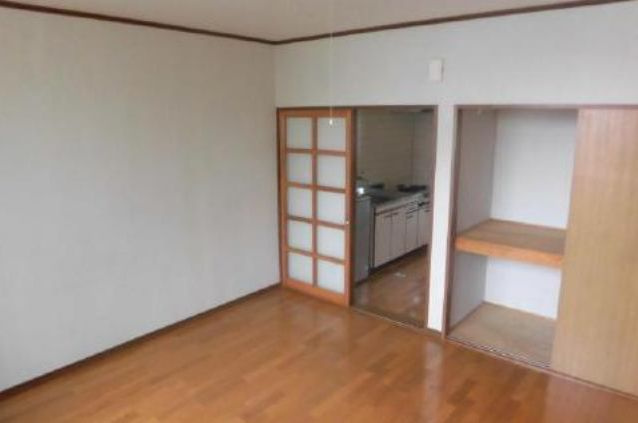 メゾンルーセントの居間・リビング