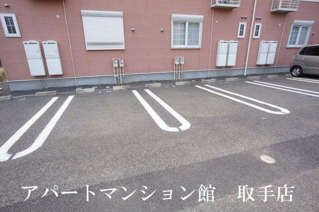 ヴィラブリーゼＢの駐車場