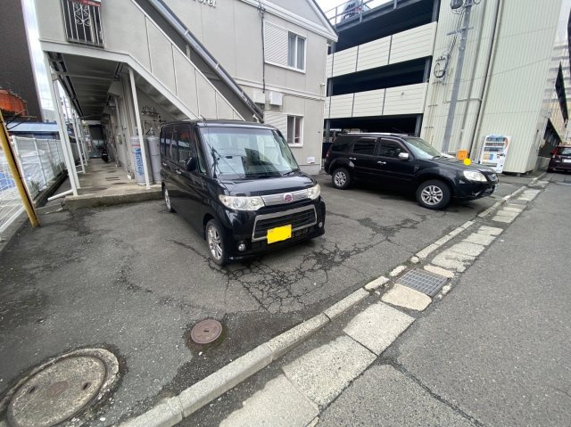 グロス･フォレの駐車場