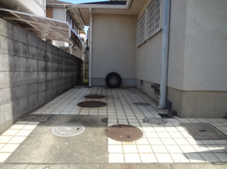 【駐車場】