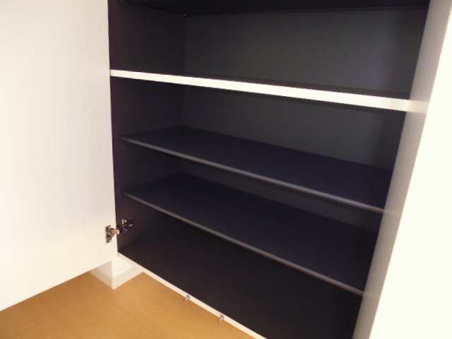ベルカーサＢの玄関|シューズボックス