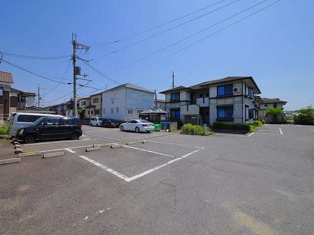 クレスト21の駐車場