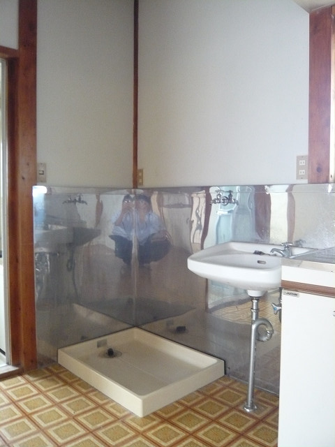 コーポ新倉の設備|室内洗濯機置場