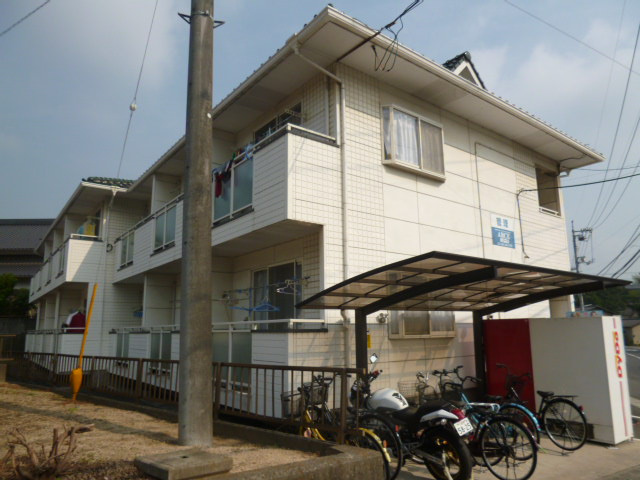 倉敷市徳芳のアパートの外観