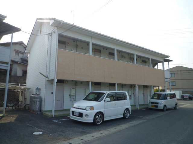 倉敷市徳芳のアパートの外観