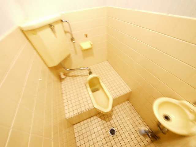 大和ピオーネビル