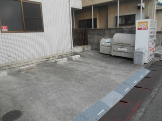 【駐車場】