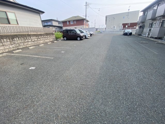 キララの駐車場