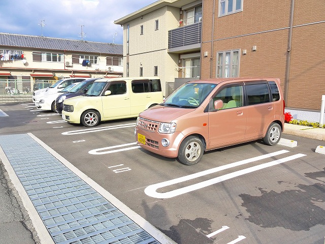 サニーサイド南紀寺の駐車場