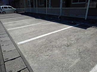 【駐車場】