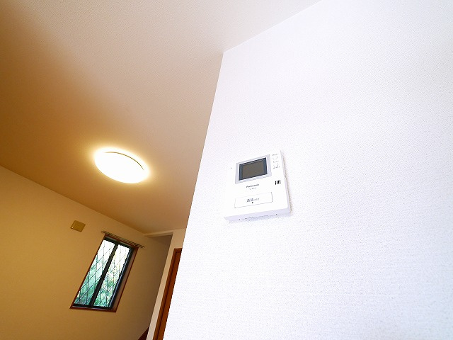 リビングタウン学園北　Ｃ棟のセキュリティ|モニター付きインターホン付き