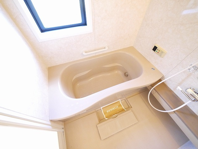 リビングタウン学園北　Ｃ棟の浴室|お風呂で日々の疲れを落としましょう