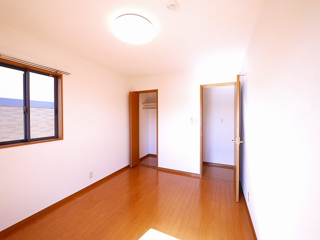 リビングタウン学園北　Ｃ棟の洋室|個人の部屋や寝室として使える洋室です